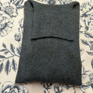 Uniqlo turtleneck cashmere